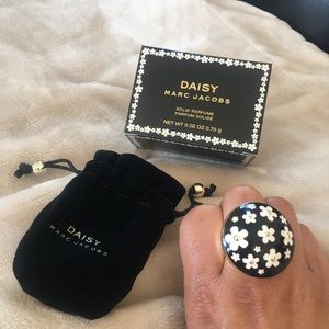 Marc Jacobs Daisy Solid Perfume Ring